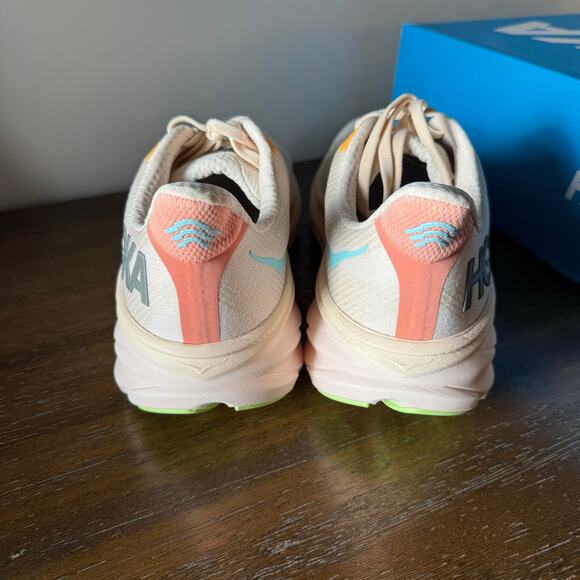 Hoka One One Woman’s Clifton 9 Cream Pink Walking Running Sneakers- Size 10B - Picture 4 of 9
